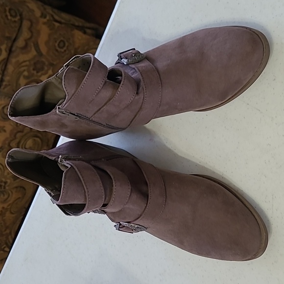 True Craft Stylish Brown Ankle Boots with Buckles size 10 - Picture 2 of 12